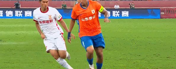 中超|泰山2-1亚泰 卡扎连场破门高准翼直红
