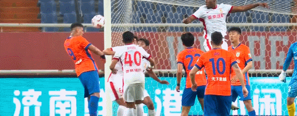中超|泰山2-1亚泰 卡扎连场破门高准翼直红