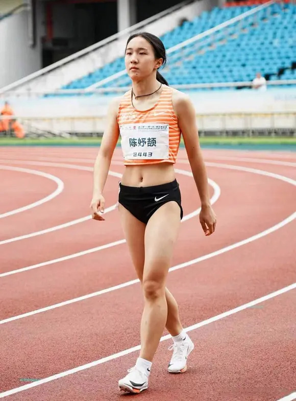 陈妤颉战首届青少年田径运动会 值得期待！小孩姐称以100米为主