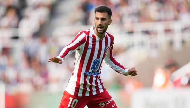2-0，马竞完胜英超劲旅，阿尔瓦雷斯、格列兹曼先后惊艳破门
