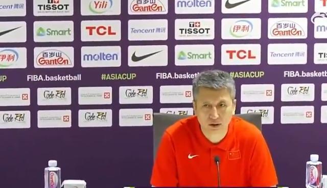 男篮三连胜净胜58分，郭士强太满意了，赛后夸全队团结，凝聚力强