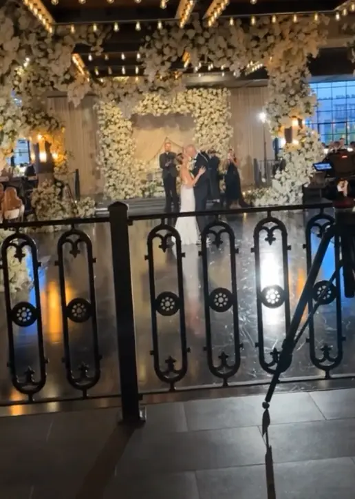 恭喜！31岁卡鲁索正式结婚：现场亲吻爱妻+多名雷霆球员到场祝贺