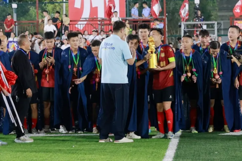 深蓝S09化身“村超”爱心保障车：以公益温度拥抱万千热爱