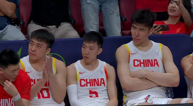 男篮三连胜净胜58分，郭士强太满意了，赛后夸全队团结，凝聚力强