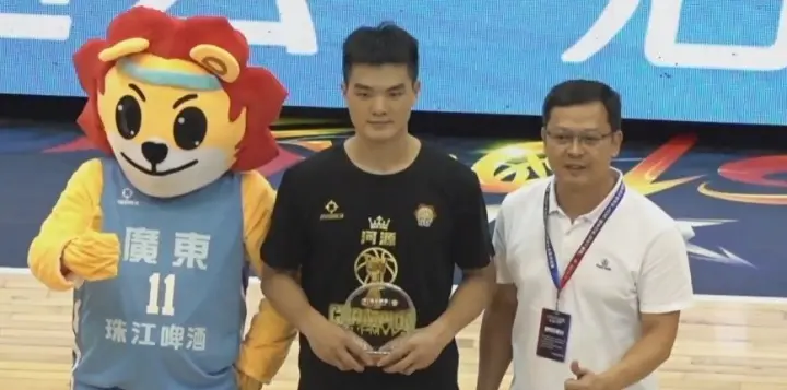 广东球王！黎伊扬场均轰29.5+5斩获MVP 河源终结东莞省联赛10连冠