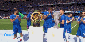 世界冠军主场亮相！赛前切尔西主场展示世俱杯＆欧协联冠军奖杯