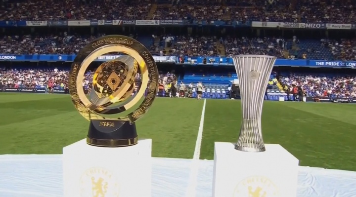 世界冠军主场亮相！赛前切尔西主场展示世俱杯＆欧协联冠军奖杯
