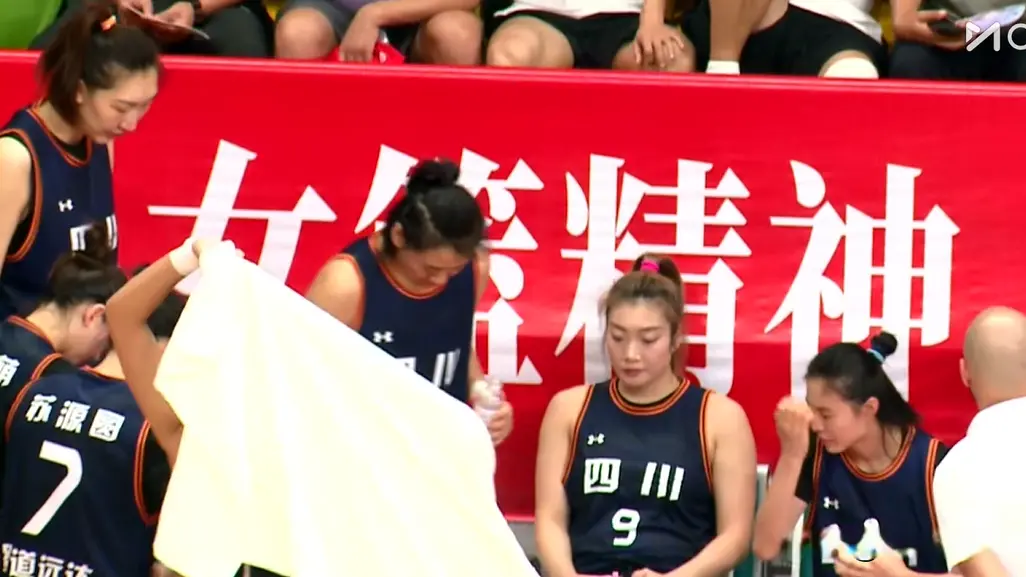 狂赢109分！女篮豪华之师真强，李梦10中10砍25+4，宫导心动吗？