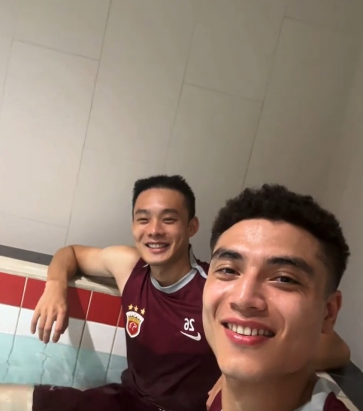 刘若钒：不容易的3分，俱乐部上下团结一起，每一分钟都拼尽全力