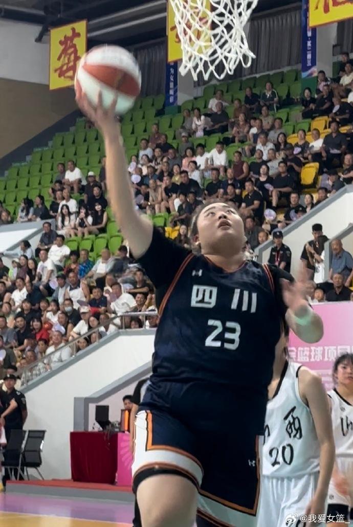 全运会女篮成年组资格赛首日综述：四川狂胜109分