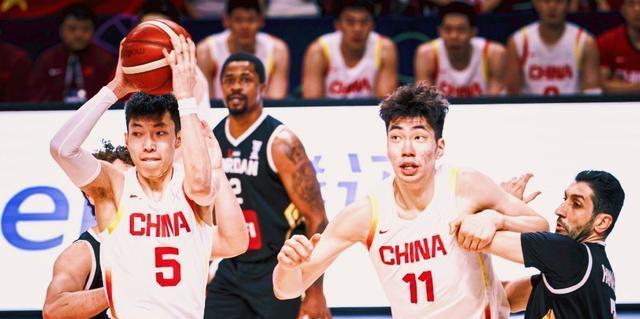 中国男篮晋级8强！2人表现满分，3人最差，郭帅培养出NBA级后卫