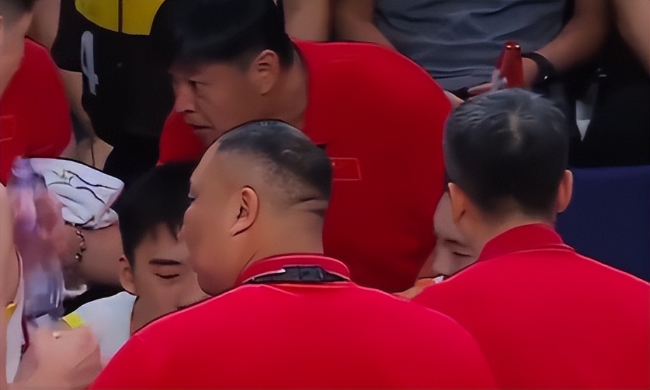 三节打卡5中5+三分3中3！王俊杰先发更加闪耀 四号位答案？