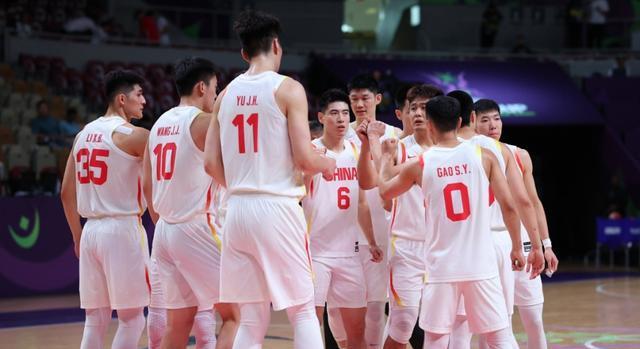 中国男篮晋级8强！2人表现满分，3人最差，郭帅培养出NBA级后卫
