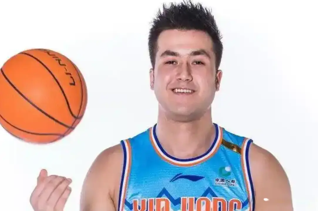 新疆夏联逆转广东却出三弊端！投篮狂铁，组织拉胯，内心也被虐！