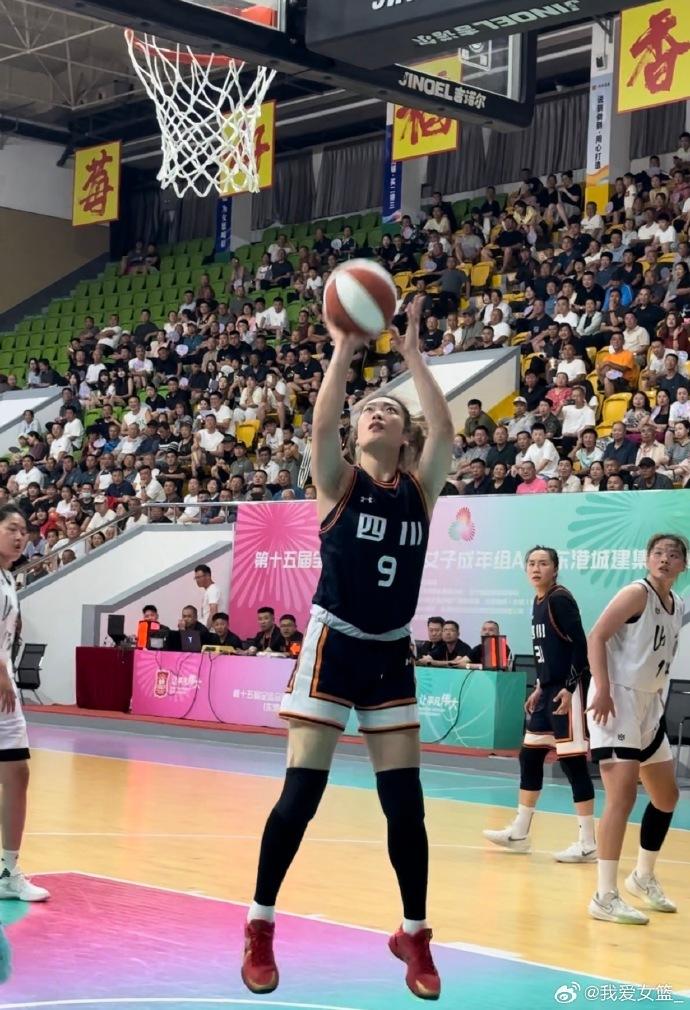 全运会女篮成年组资格赛首日综述：四川狂胜109分