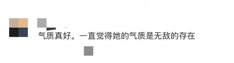 王丽坤青岛海边录节目，40岁素颜惊艳全场，她咋还这么美？