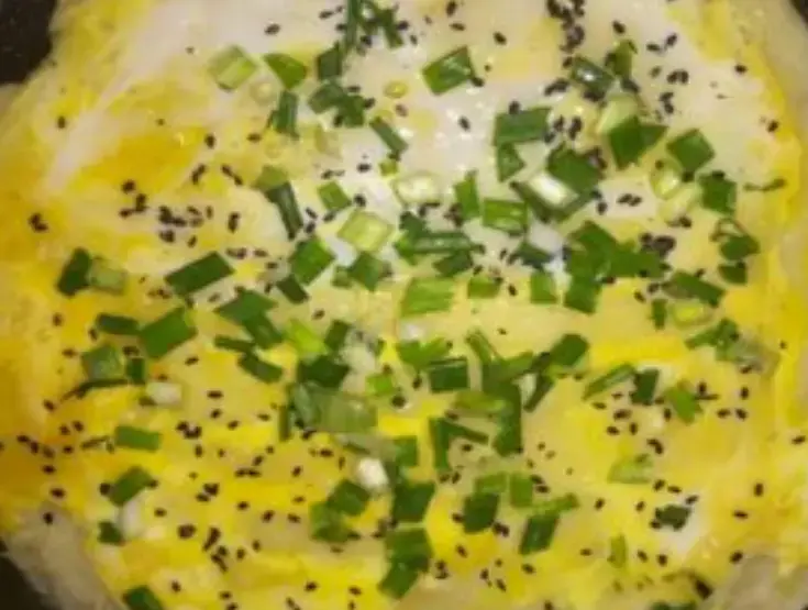 糯米粉别只会做汤圆，它还可以做鸡蛋饼！一搅一煎就上桌，特简单