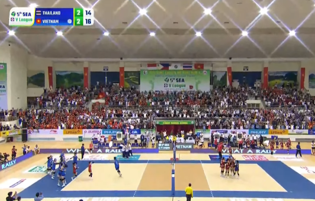 0-2！3-2！越南女排创历史 阮氏碧泉翻盘泰国 冯坤老公被喊下课