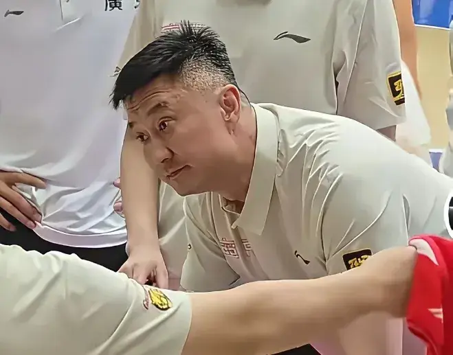 狂胜36分！王洪泽17+12+4，5前板太硬，张文逸三分7中5，篮板多20