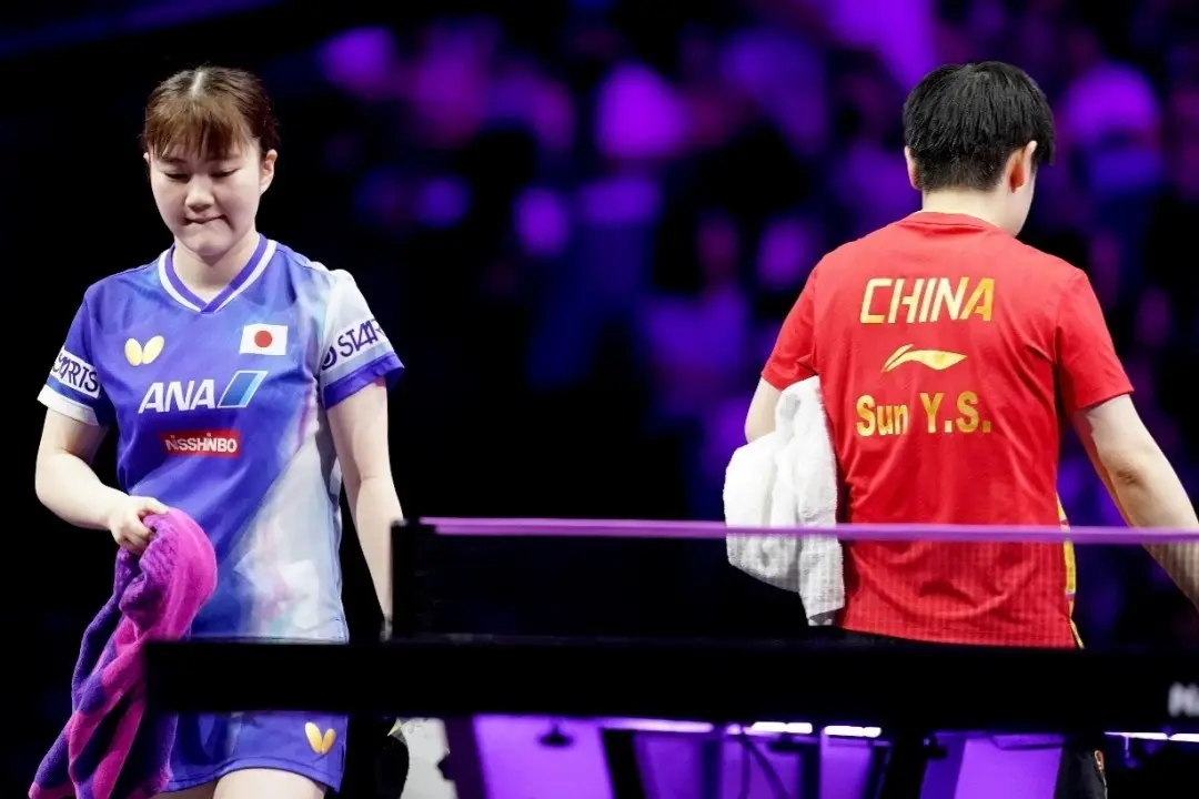 横滨冠军赛半决赛：国乒男队你谦我让只剩王楚钦，女队却你追我赶