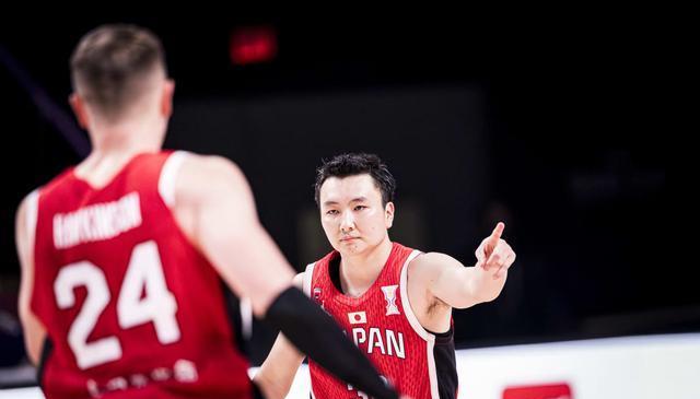 男篮亚洲杯疯狂一夜：韩国锁定第2，日本碾压，澳大利亚全胜晋级