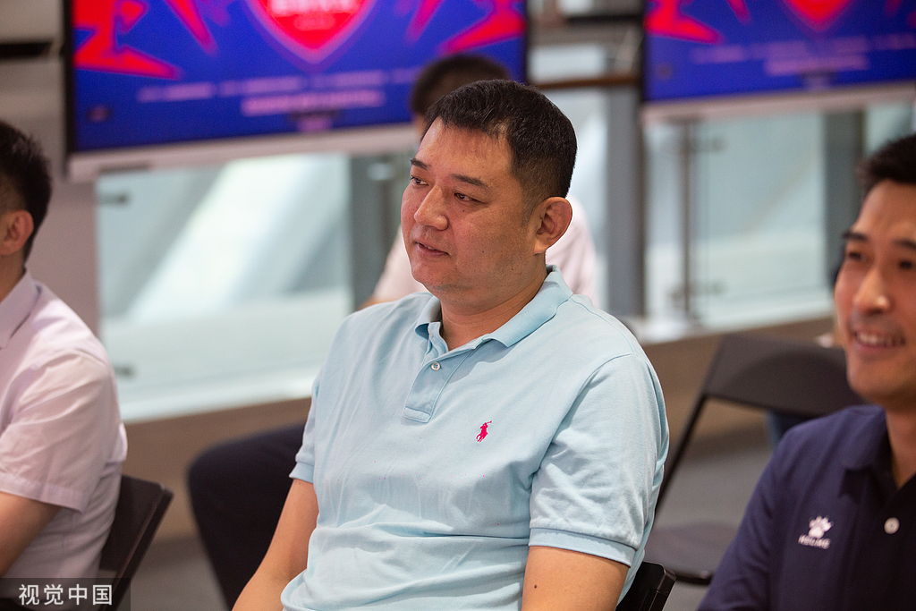 巩晓彬：杨瀚森在NBA要开发更多技能 好斗的心态再强一些