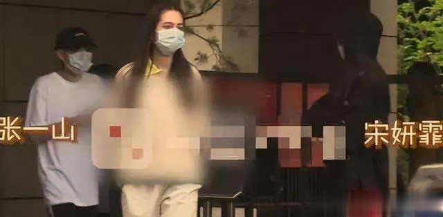 不演戏就“消失”的张一山，走上另一条大道，陈宝国说对了