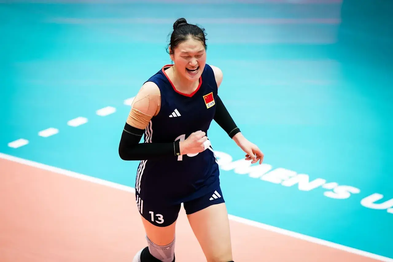 3：0！中国队四连胜，狂赢对手39分，王奥芊6中4，副攻拦网要加强