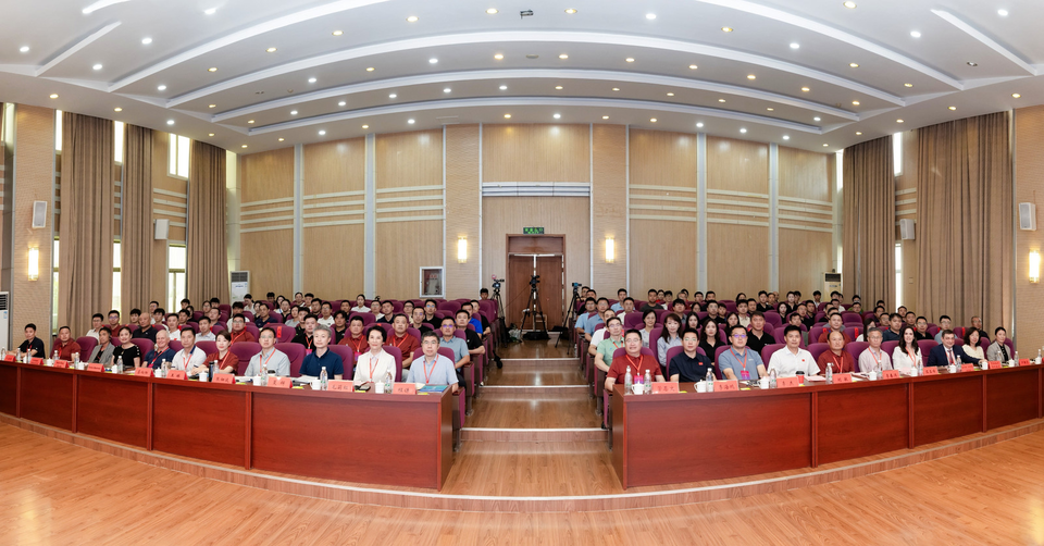 足球数智会议暨校园足球交流会在山东体育学院日照校区举行