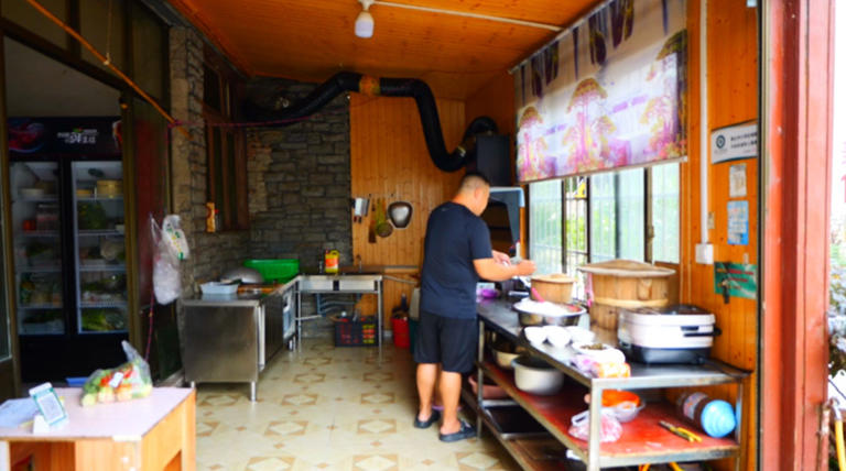 西秀民宿产业借“凉”生“金” 激活乡村“热经济” 。