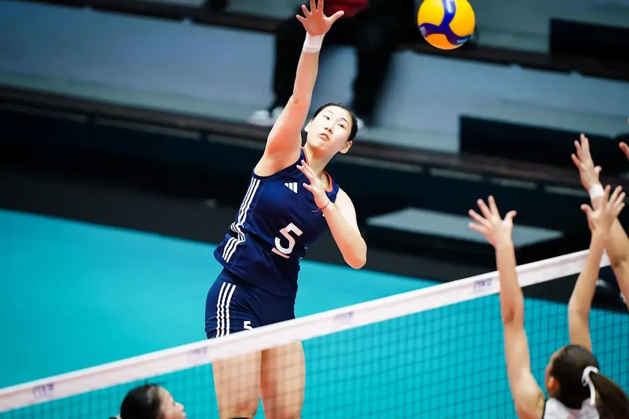 3：0！中国队四连胜，狂赢对手39分，王奥芊6中4，副攻拦网要加强