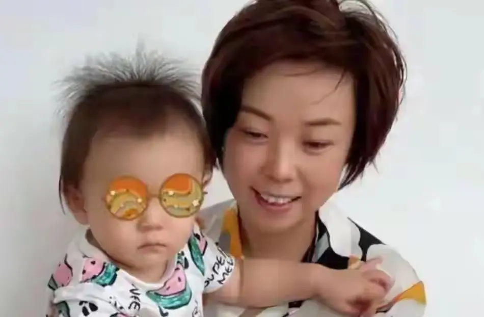 恩爱16年抵不过残酷现实，64岁徐威衰老严重，44岁张怡宁貌美如花