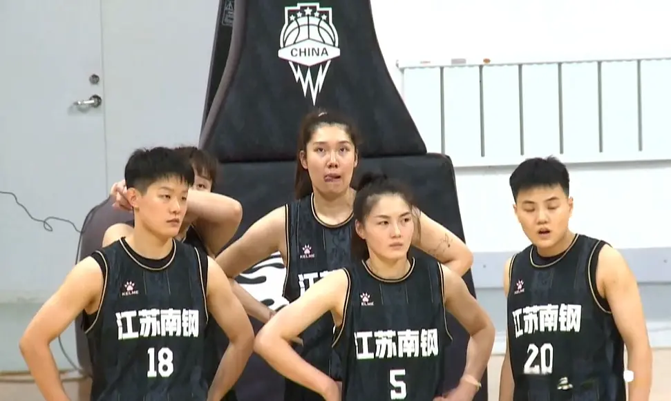 输109分之后，又输61分！女篮姑娘太惨了，宫鲁鸣栽培之人仅10分
