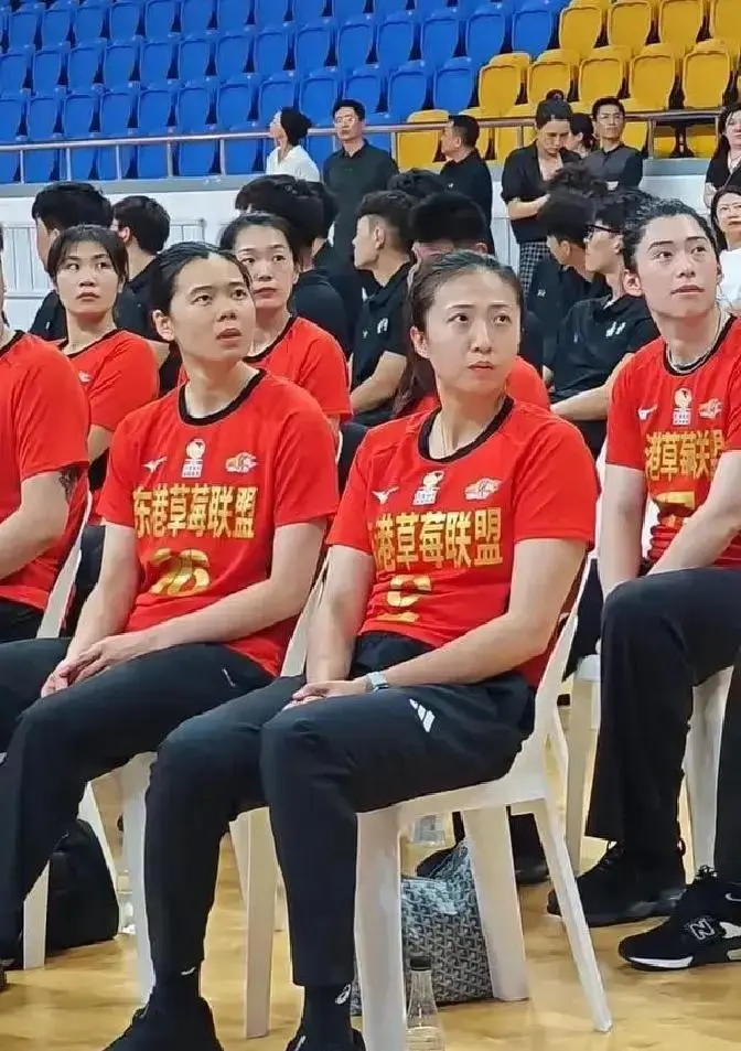 女排全锦赛看点多！津京强强对话，浙粤焦点战，苏辽都有望获大胜