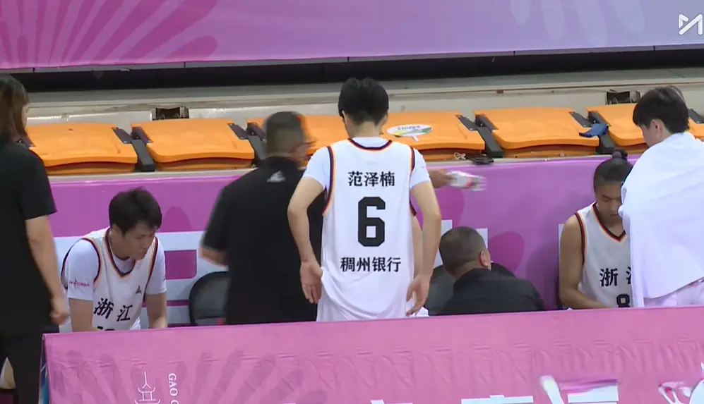20分大胜！潘臻琦独砍22+8+5+4，送强敌开门黑，国手小将空砍16+8
