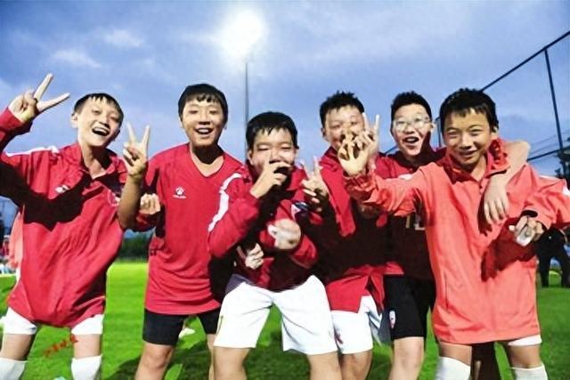 2025华舰少超暨“剪桐杯”冠军赛开赛