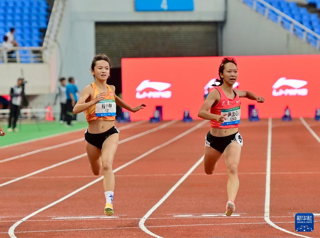 全国青少年田径运动会：女子100米复赛赛况