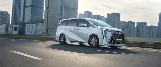 新能源车灯光不只是好看，实用之处藏玄机