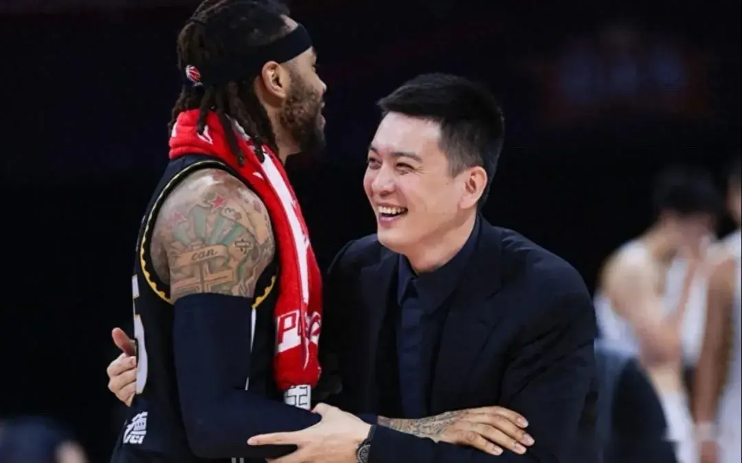 来啦！内线魔兽重磅官宣，辽篮阵容迎来全面升级，杨鸣乐开了花