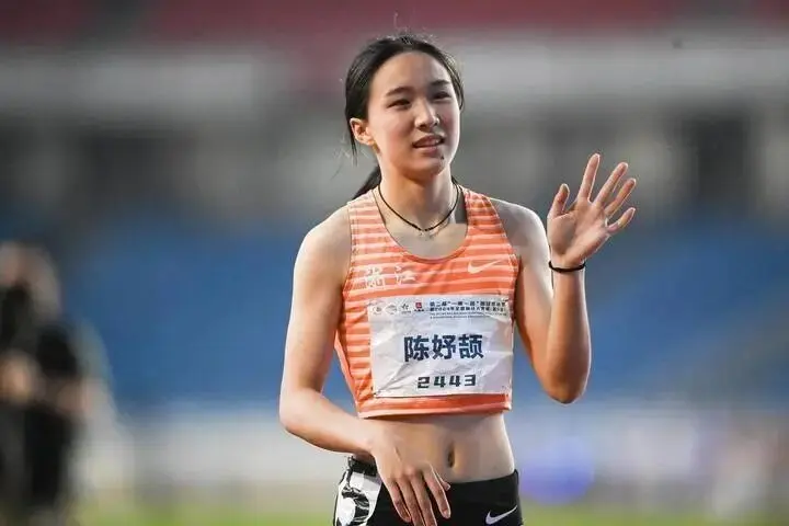 陈妤颉向梁小静下战书：全运会100米争取好好比 18岁前跑出11秒25