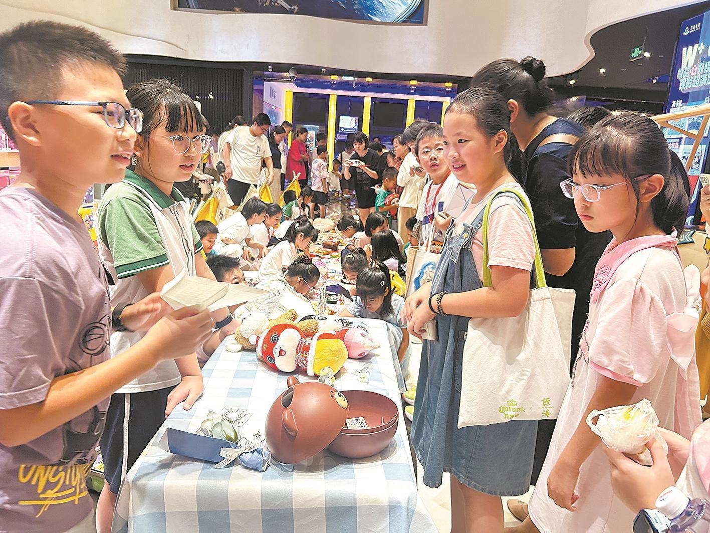当摊主练胆量 学马丁勇超越