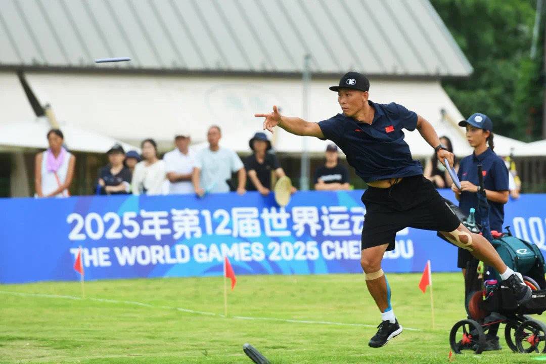 克高温风雨 成都高新公安力保掷准飞盘圆满完赛