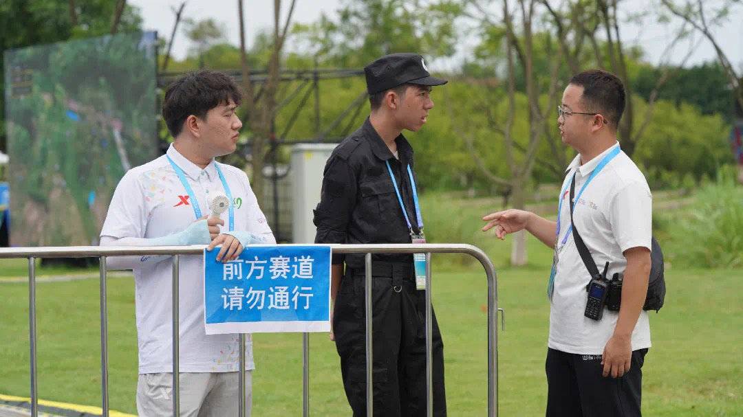 克高温风雨 成都高新公安力保掷准飞盘圆满完赛