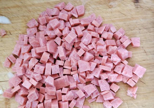 每日一菜——洋葱火腿鸡蛋炒米饭，从早炒到晚，过程好曲折