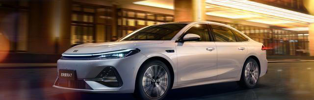 电油耗2.67L，得房率84.87%，这款插混轿车售价仅需8.18万起！采购|汽车产业|汽车配件|机加工蚂蚁智酷企业交流社群中心