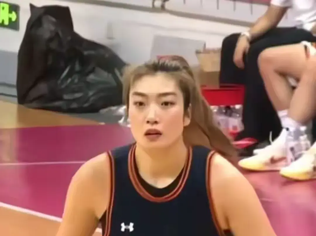 全运女篮四川88:77江苏 对比李梦韩旭数据 才知道李梦状态有多好！