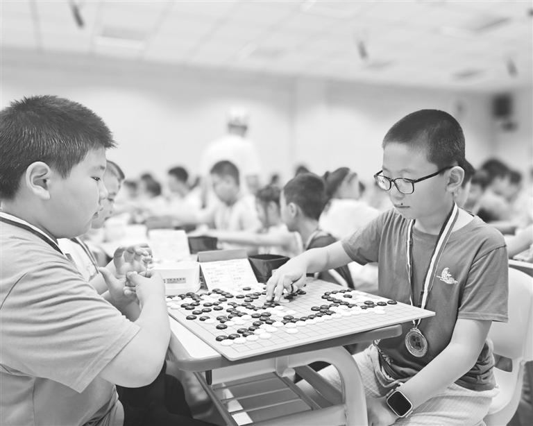 150余名围棋选手 望都上演“黑白争锋”