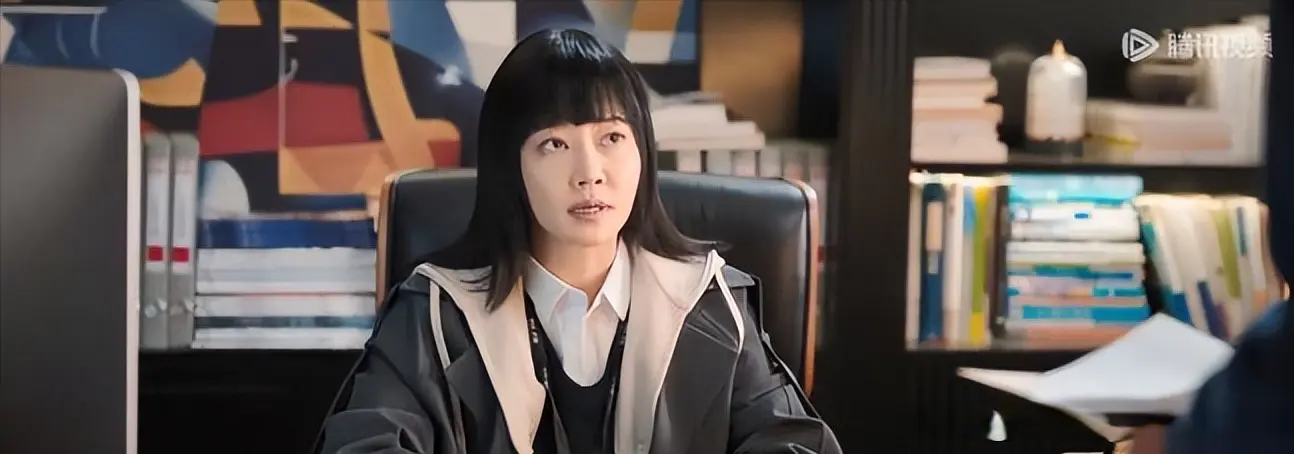 收视率断层第一！《蔷薇风暴》无流量却爆火，凭什么征服观众？