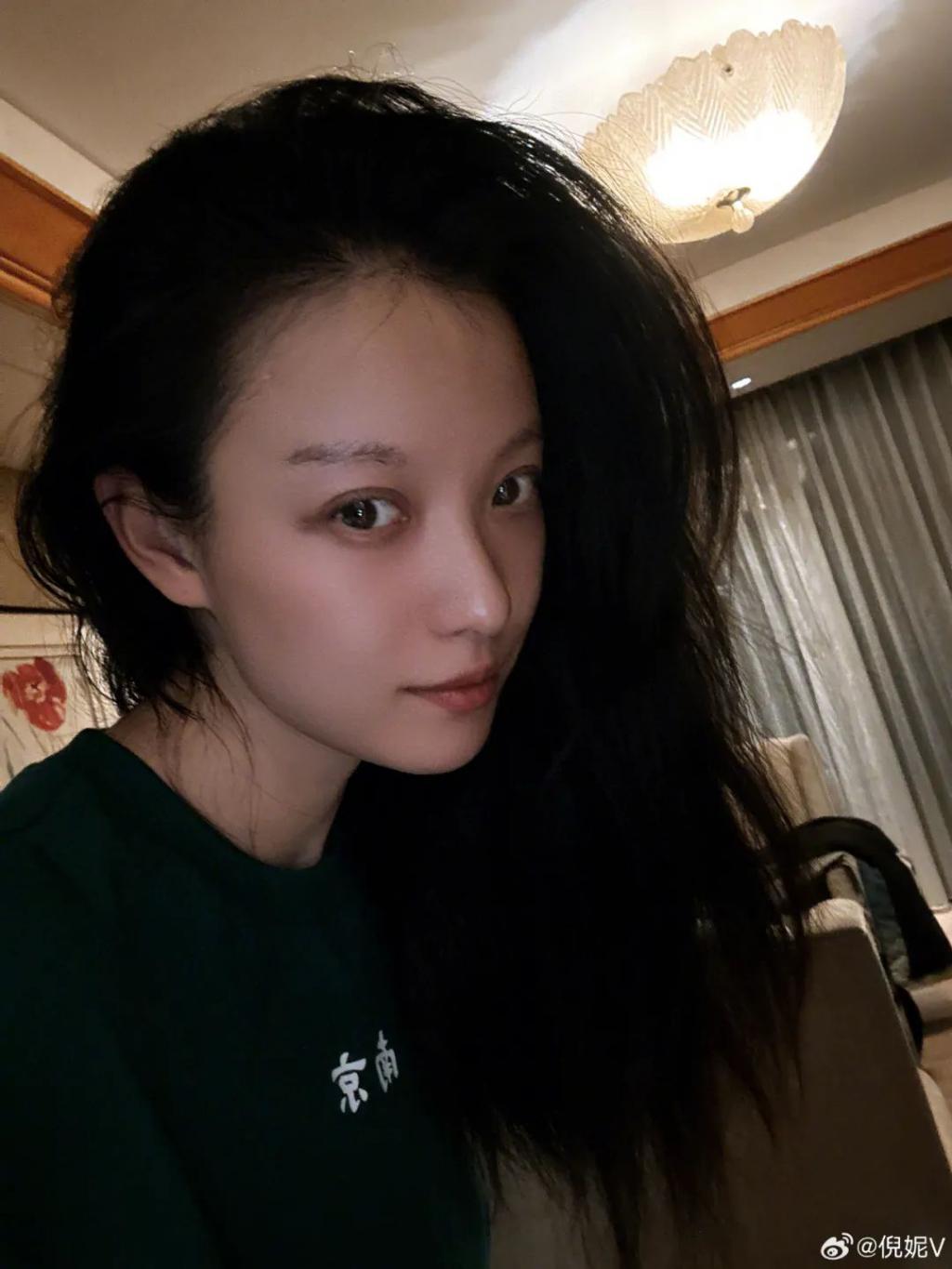 倪妮采访中大方表白：我喜欢樊振东，心理素质太强了