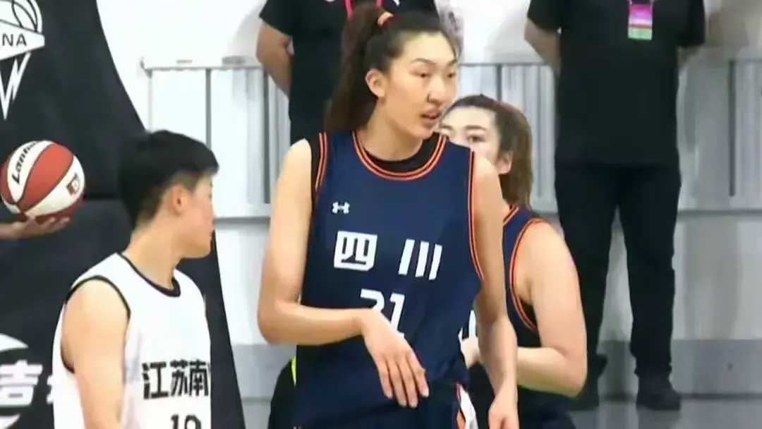 全运女篮四川88:77江苏 对比李梦韩旭数据 才知道李梦状态有多好！